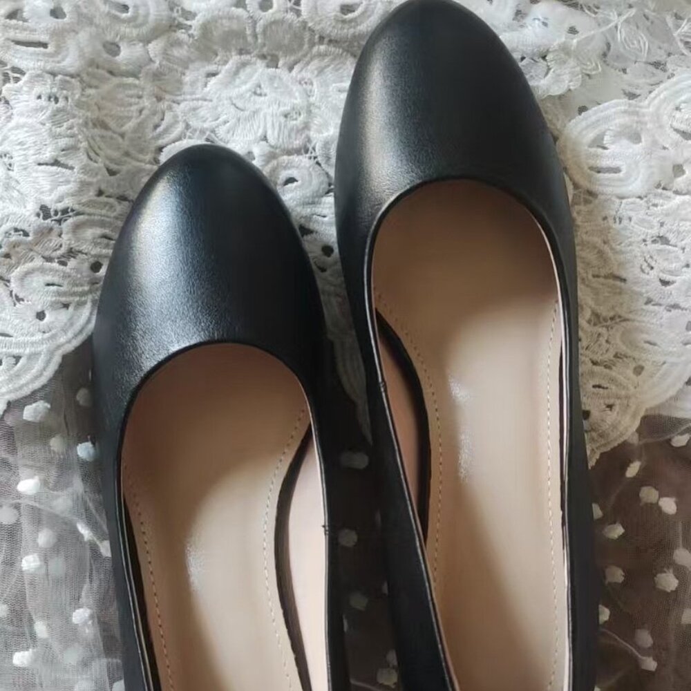 Classic Black PU Leather Kitten Heels - Picture 2 of 4